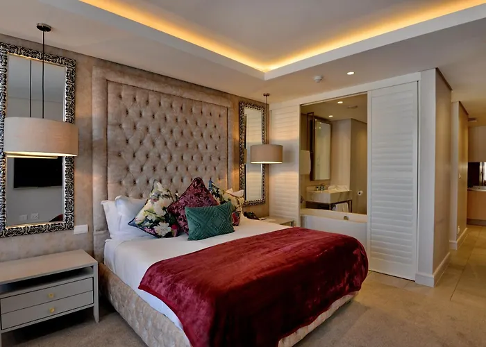 Houghton Suites